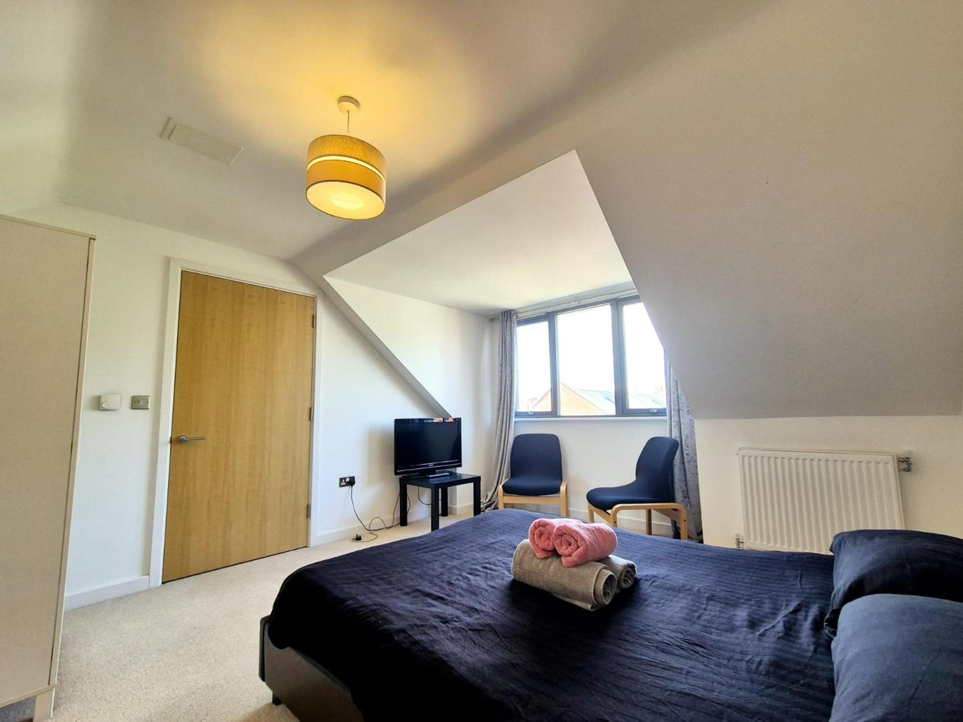 Explore London: 2 Bedroom House In Wood Green Екстериор снимка