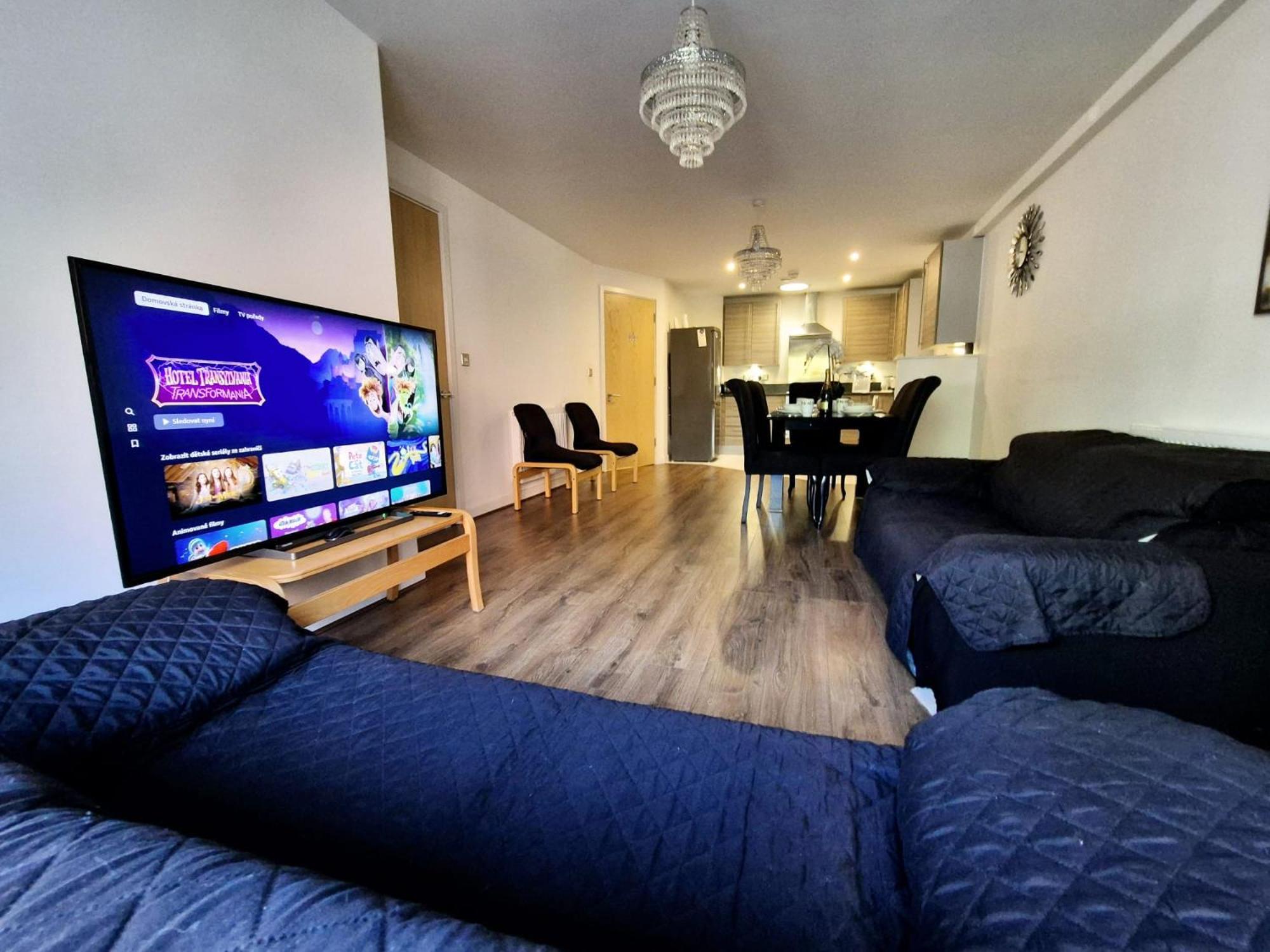Explore London: 2 Bedroom House In Wood Green Екстериор снимка